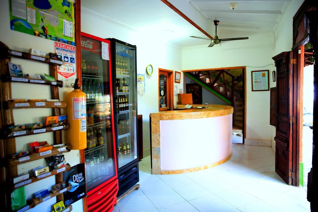 Hostal Pelikan Taganga Exterior foto